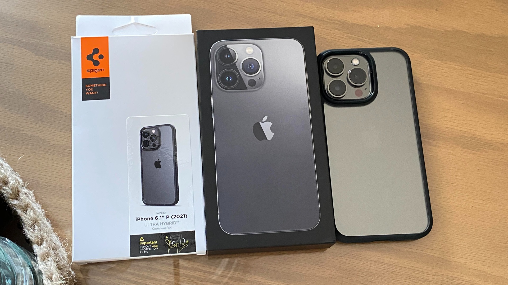 Огляд 5 найпопулярніших чохлів Spigen для iPhone 14 Pro