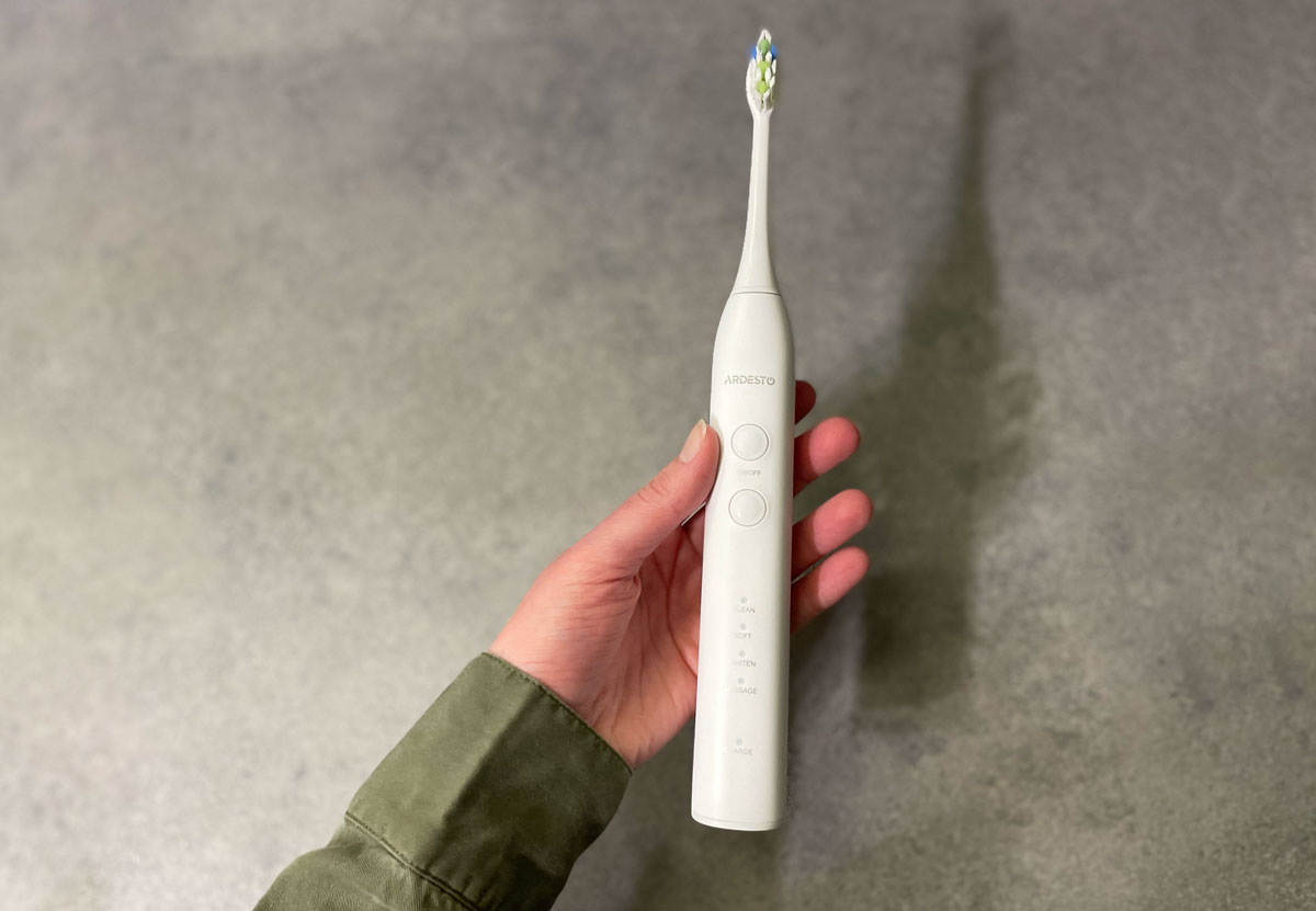 Огляд електричної зубної щітки ARDESTO ETB-112W
