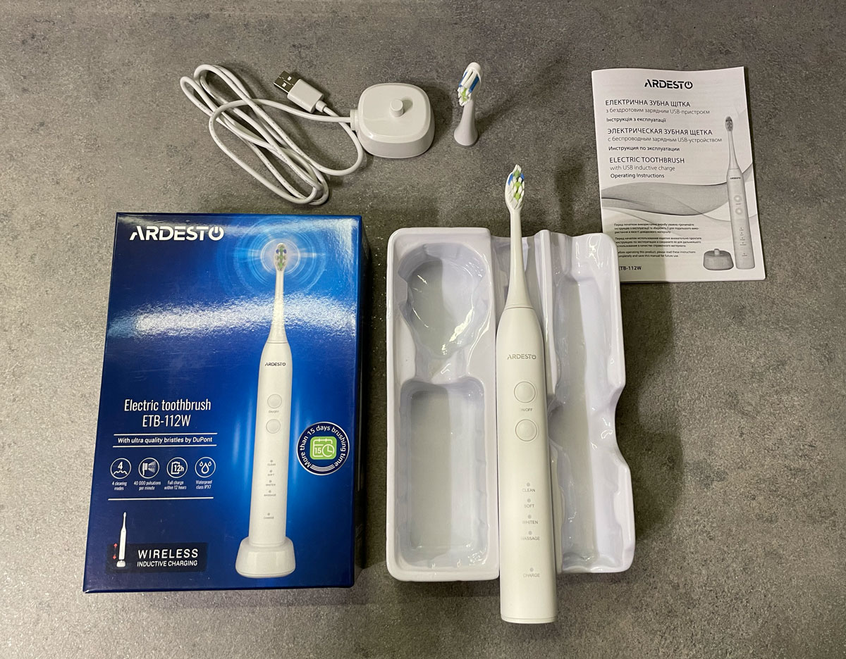 Чи підійде електрична зубна щітка ARDESTO ETB-112W для подорожей?