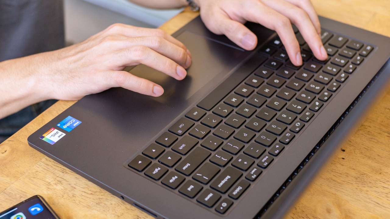 Огляд ноутбука Xiaomi Mi RedmiBook 15 — Ідеальне поєднання продуктивності та доступності