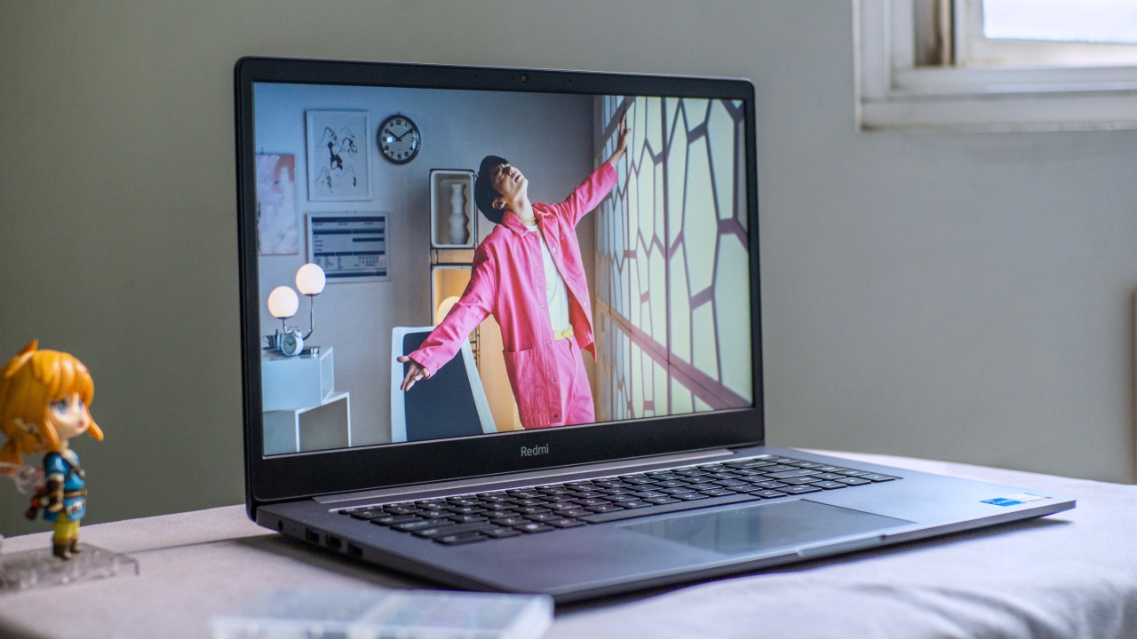 Огляд ноутбука Xiaomi Mi RedmiBook 15 — Ідеальне поєднання продуктивності та доступності
