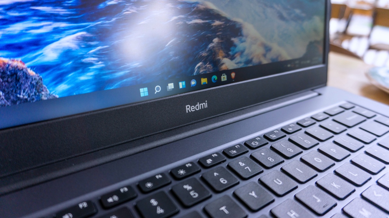 Огляд ноутбука Xiaomi Mi RedmiBook 15 — Ідеальне поєднання продуктивності та доступності