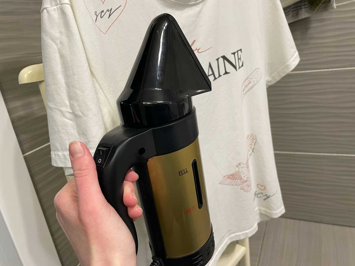 Чи радимо ми купувати відпарювач для одягу A6 650W?