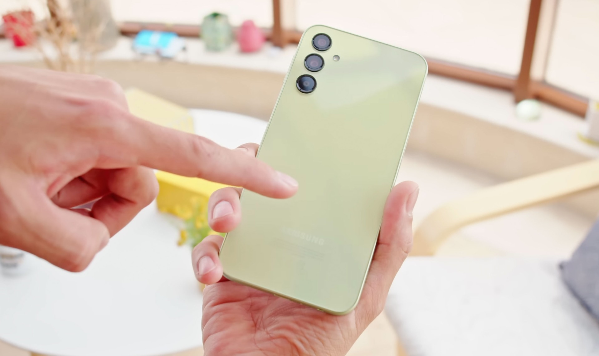 Огляд Samsung Galaxy A24 — Чи варто купувати у 2023 році?