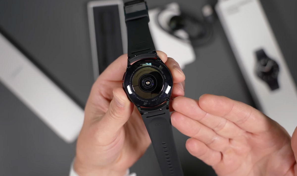 Огляд сучасного смарт-годинника Galaxy Watch 4 46mm eSIM — Чи варто купувати в 2023? 