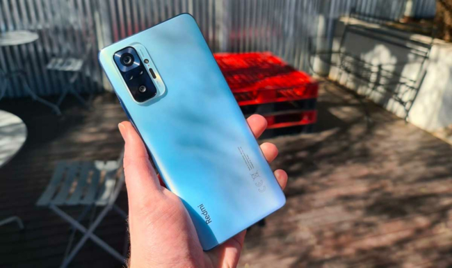 Який телефон купити для батьків: ТОП-10 недорогих смартфонів 