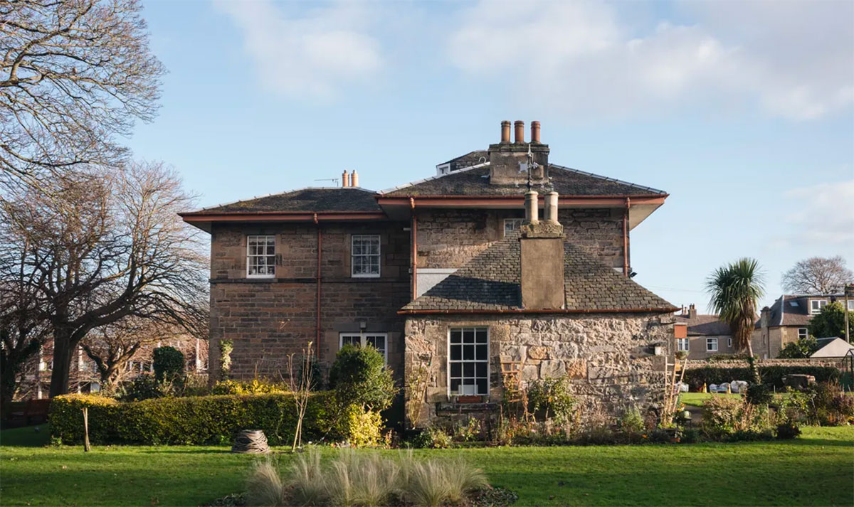 Як економно опалювати старий будинок і заощадити гроші на комунальних платіжках