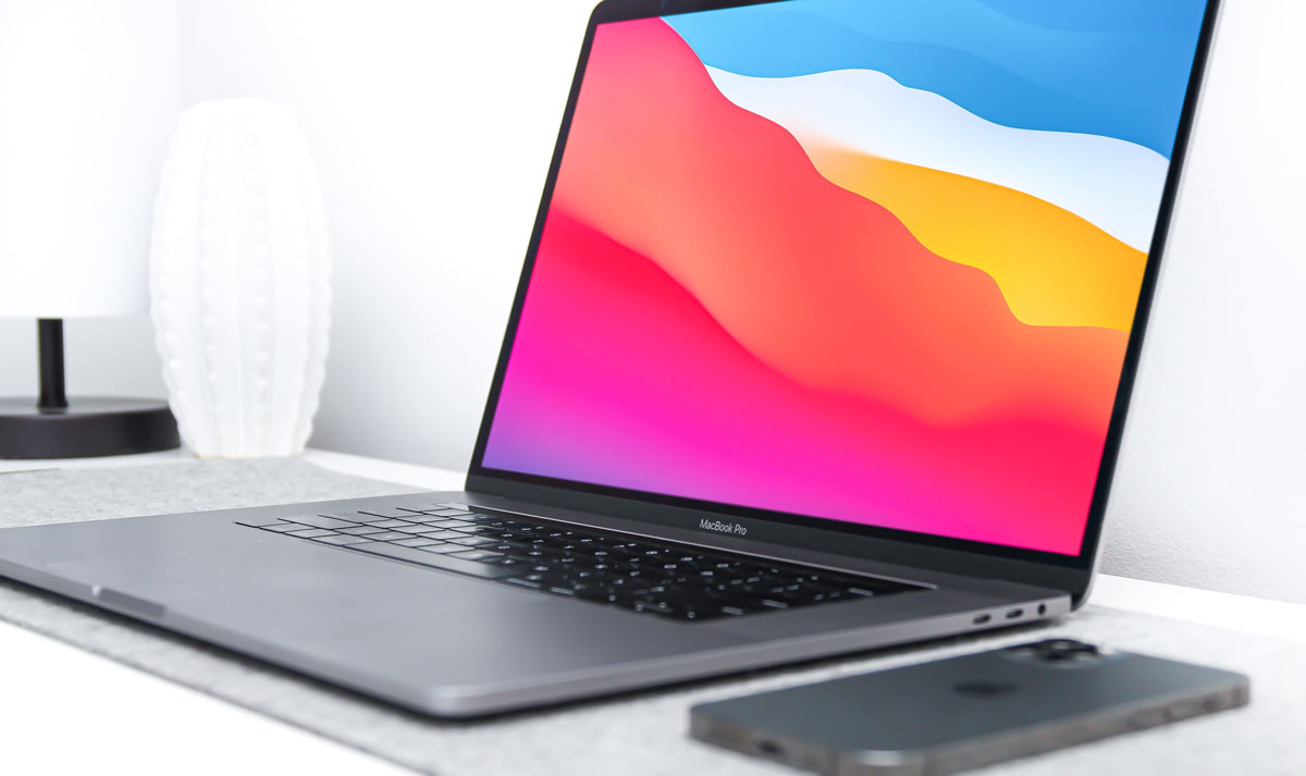 Як зарядити телефон, якщо немає світла — 7 способів