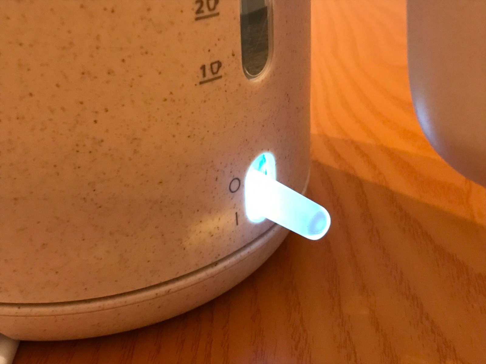 Огляд на електричяний чайник: Philips серії 5000 HD9365/10