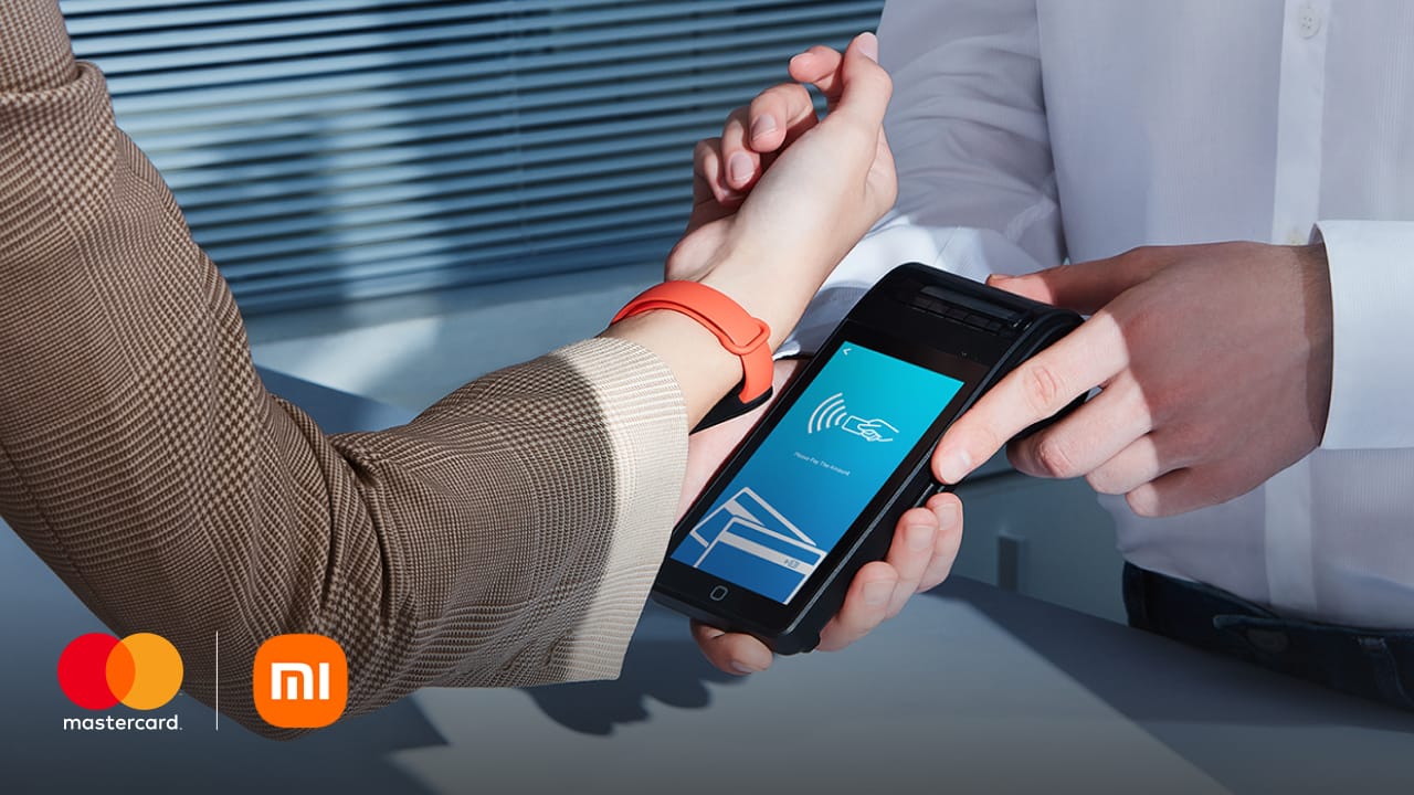 Як розплатитися за допомогою фітнес-трекера та смарт-годинника