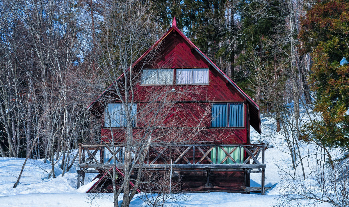 Як економно опалювати старий будинок і заощадити гроші на комунальних платіжках